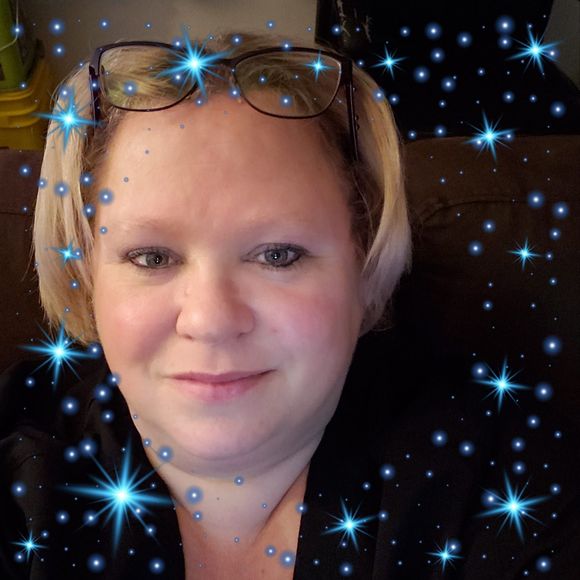 Meet your Posher, Stephanie - Picture 1 of 1
